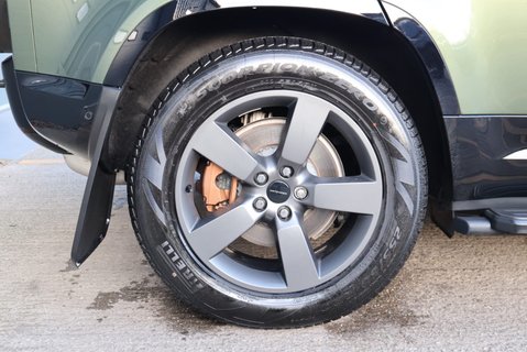 Land Rover Defender 110 2026    HARD TOP X-DYNAMIC 350 HSE seeker styled genuine rear seat fitted 10