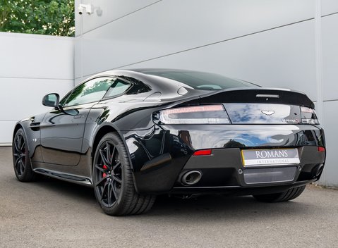 Aston Martin V12 Vantage S 4