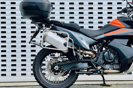KTM Adventure 890 Adventure 6