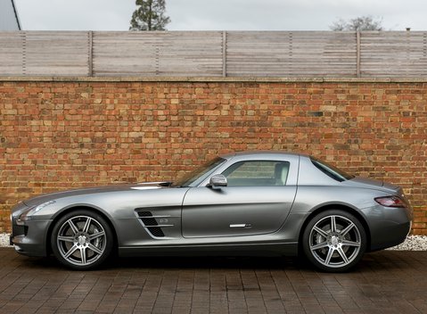 Mercedes-Benz SLS AMG 2