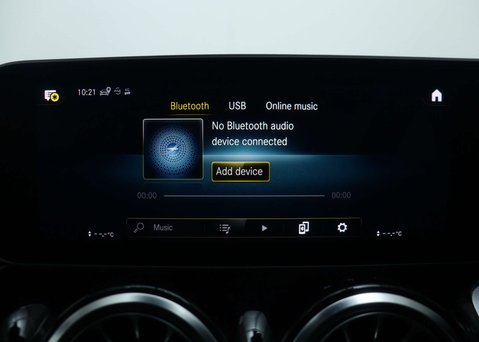 Mercedes-Benz GLB 1.3 GLB200 AMG Line (Premium 2) SUV 5dr Petrol 7G-DCT Euro 6 (s/s) (163 ps) 25