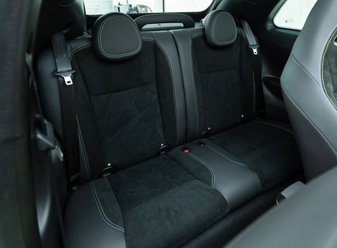 Abarth 500e Scorpionissima Cabrio 18