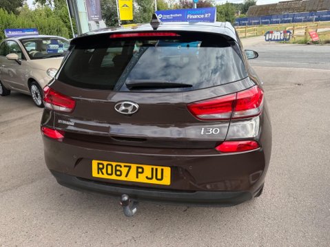 Hyundai i30 1.6 CRDi Blue Drive Premium Euro 6 (s/s) 5dr 7