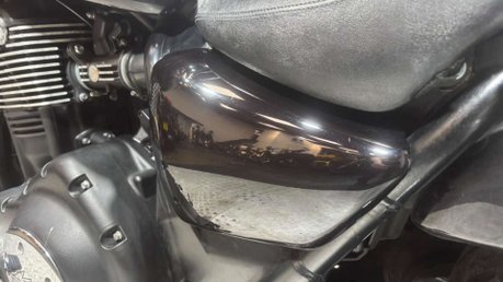 Triumph Thunderbird STORM 2011 35K 3 OWNERS BIG CC TWIN CRUISER SISSY BAR 45