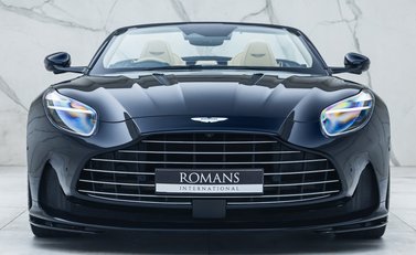 Aston Martin DB12 Volante 10