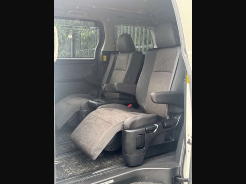 Toyota Alphard 2.4 HYBRID 18