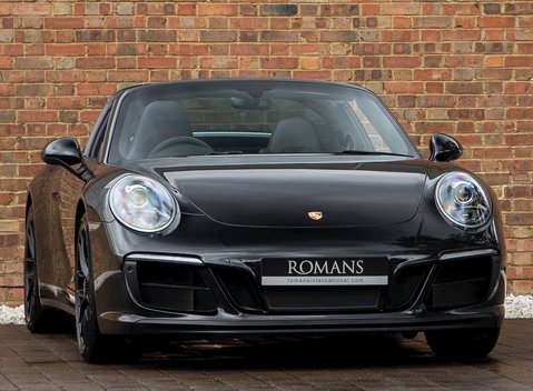 Porsche 911 Targa 4 GTS (991.2) 1