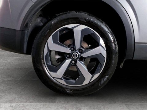 Nissan Qashqai 1.3 DIG-T MHEV N-Connecta SUV 5dr Petrol Hybrid XTRON Euro 6 (s/s) (158 ps) 10