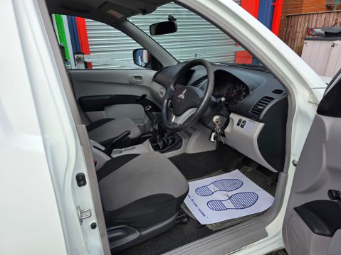 Mitsubishi L200 DI-D 4X4 4WORK S/C 10