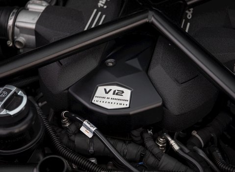 Lamborghini Aventador S LP740-4 30