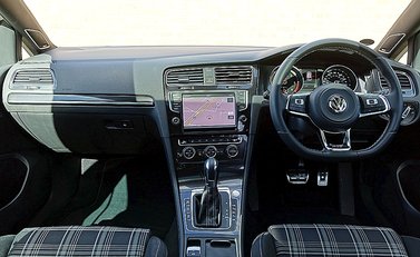 Volkswagen Golf GTD 2.0 TDi 15