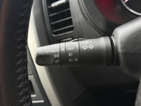 Nissan X-Trail 2.0 dCi Tekna Auto 4WD Euro 5 5dr (AVM) 97