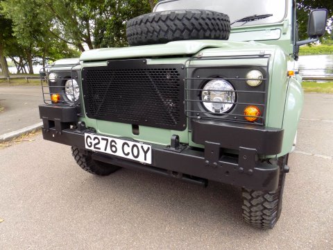 Land Rover Defender 110 2.5 Diesel 37