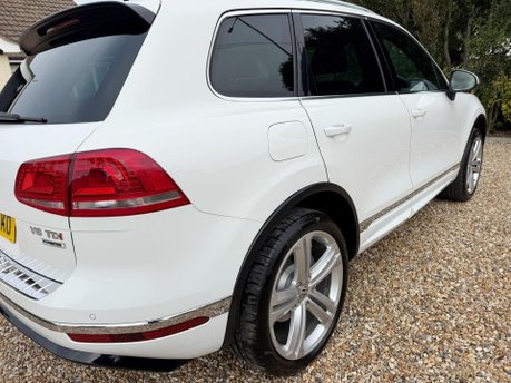 Volkswagen Touareg 3.0 TDI V6 BlueMotion Tech R-Line Tiptronic 4WD Euro 6 (s/s) 5dr 10