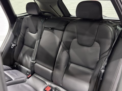 Volvo XC60 B5 ULTIMATE AWD MHEV 54