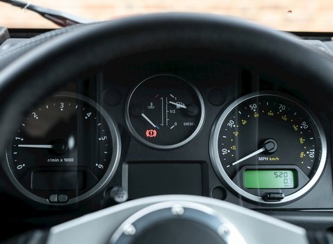 Land Rover Defender 90 Adventure 17