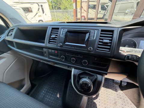 Volkswagen Transporter T6 CAMPER - VERSIONS PIONEER 4 BERTH POP TOP 12