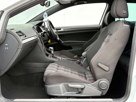 Volkswagen Golf 2.0 Golf GTi Performance TSi Semi-Auto 3dr 46