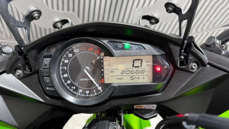 Kawasaki Z1000 SX 2013 ONLY 20K, 1 FORMER OWNER, NEW MOT, 1000CC 24