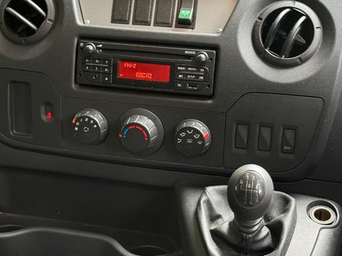 Renault Master 17 seater minibus 17