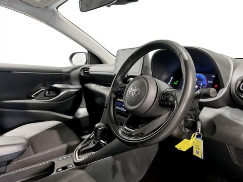 Toyota Yaris 1.5 VVT-h Design Hatchback 5dr Petrol Hybrid E-CVT Euro 6 (s/s) (116 ps) 12