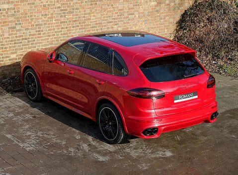 Porsche Cayenne GTS 18