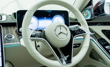 Mercedes-Benz S Class S580 Maybach First Class 32