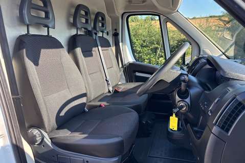 Citroen Relay 33 L1H1 X 120 ps BlueHdi Panel Van - Racking & Invertor 4
