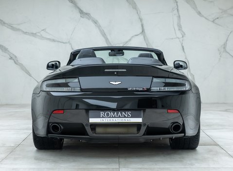 Aston Martin V12 Vantage S Roadster 8