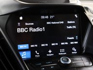Ford Kuga ST-LINE X 39