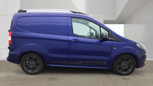 Ford Transit Courier SWB L1H1 Low Roof Sport Air Con Alloys Sensors Cam EURO 6 NO VAT 3