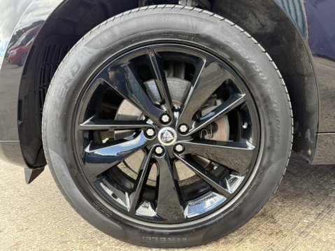 Jaguar F-Pace 2.0 D200 MHEV R-Dynamic SE Black SUV 5dr Diesel Auto AWD Euro 6 (s/s) (204 18