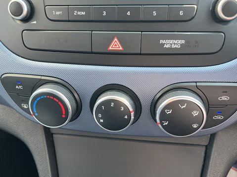 Hyundai i10 1.2 Premium 5dr 15