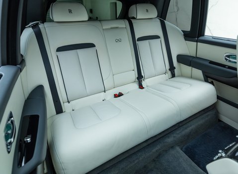 Rolls-Royce Cullinan BLACK BADGE 18