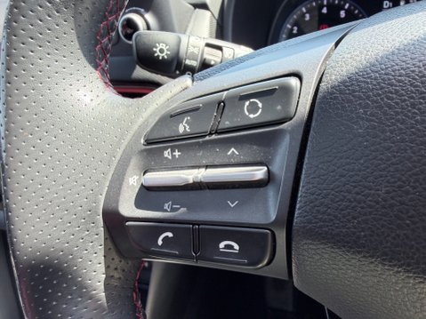 Hyundai KONA 1.6T PREMIUM GT 29