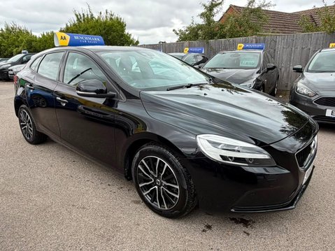 Volvo V40 2.0 T2 Momentum Edition Euro 6 (s/s) 5dr 3