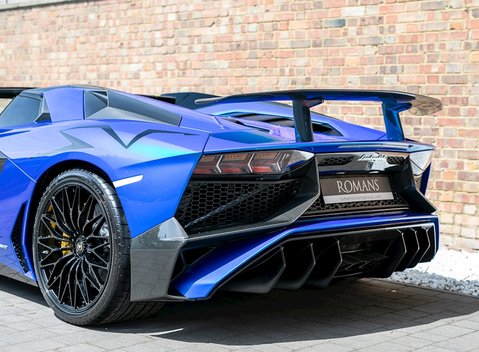 Lamborghini Aventador SV LP750-4 Roadster 28