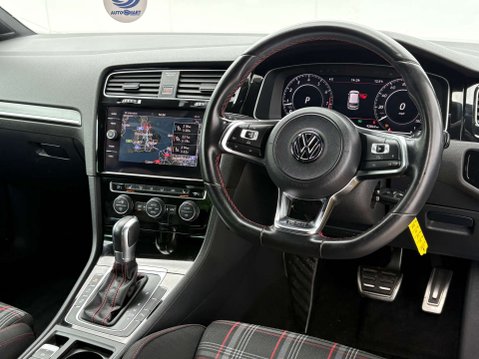 Volkswagen Golf 2.0 Golf GTi Performance TSi Semi-Auto 3dr 41