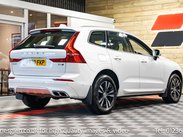 Volvo XC60 2.0 XC60 Momentum B4 MHEV AWD Auto 4WD 5dr 4