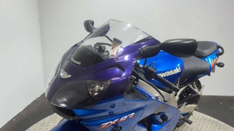 Kawasaki ZX ZX9R 2000 ONLY 6K 1 OWNER RUNNING PROJECT BIKE SPORT BIKE 9