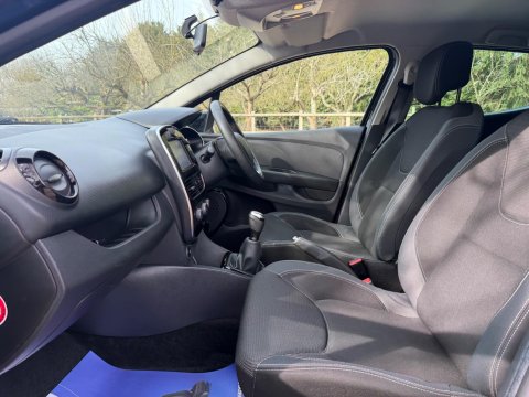 Renault Clio 0.9 TCe Iconic Euro 6 (s/s) 5dr 40