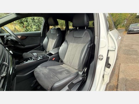 Audi A4 2.0 A4 Black Edition 35 TDI Semi-Auto 5dr 10