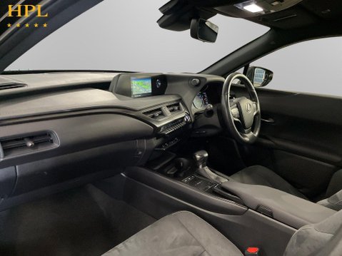 Lexus Ux 2.0 250h SUV 5dr Petrol Hybrid E-CVT Euro 6 (s/s) (184 ps) 15