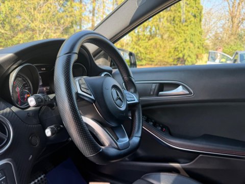 Mercedes-Benz A Class 2.1 A200d AMG Line (Premium) 7G-DCT Euro 6 (s/s) 5dr 10