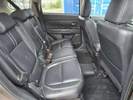 Mitsubishi Outlander 2.0h 12kWh GX4h SUV 5dr Petrol Plug-in Hybrid CVT 4WD Euro 6 (s/s) (200 ps) 19
