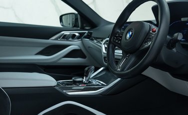 BMW M4 COMPETITION 13