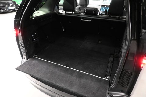 Land Rover Discovery 3.0 Discovery R-Dynamic HSE D MHEV Auto 4WD 5dr 48