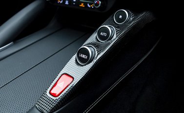 Ferrari GTC4 Lusso V12 18