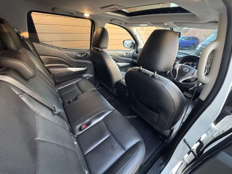 Nissan Navara 2.3 Navara Tekna dCi Auto 4WD 5dr 24