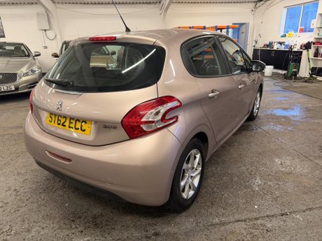 Peugeot 208 1.4 HDi Active Euro 5 5dr 8